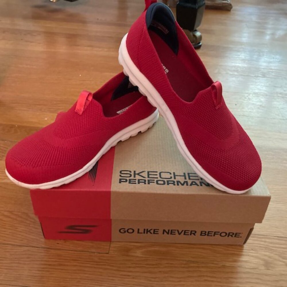 Skechers Go Walk Classic Womens Slip-On Shoes